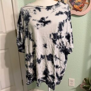 No Boundaries Black and White Tie-Dye Tee